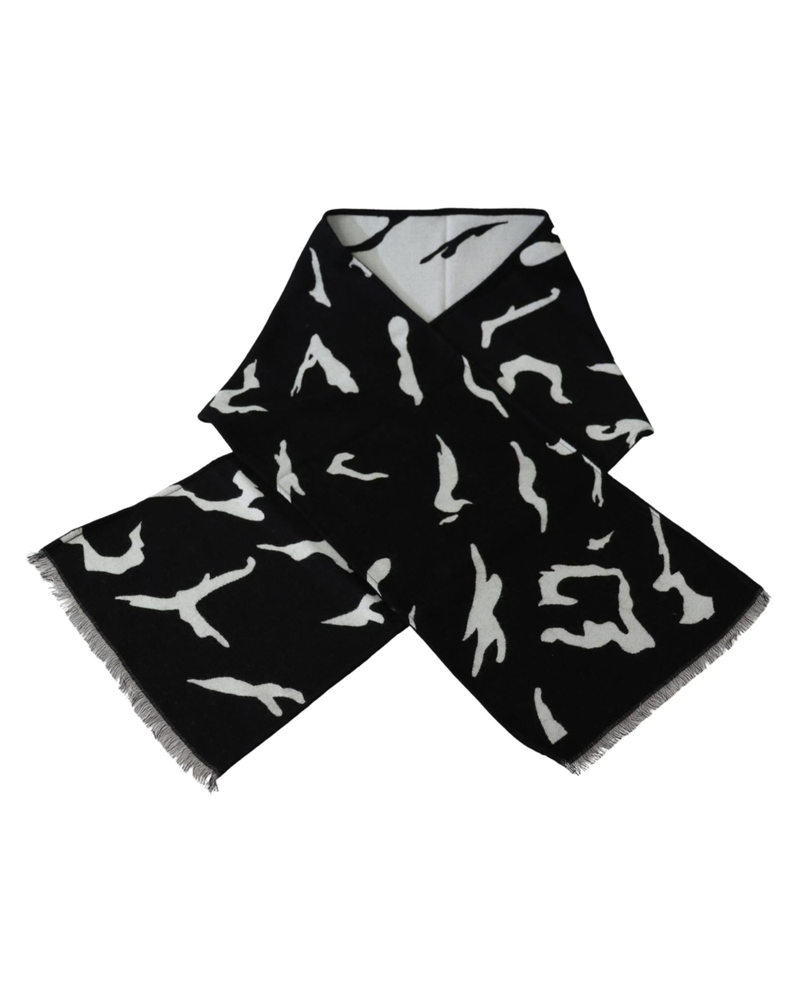 Brand New  Scarf with Logo Details One Size Men