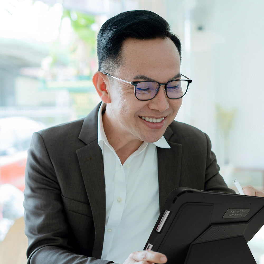 iPad 10.9-inch Wireless Keyboard Case Black