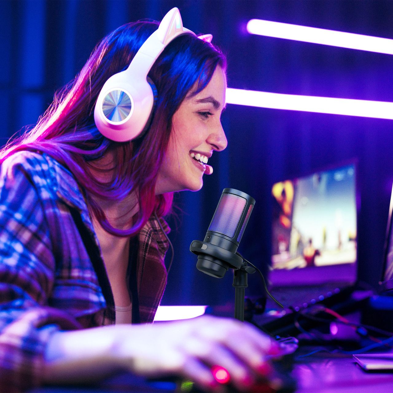 RGB Streaming Microphone with Headphone Jack