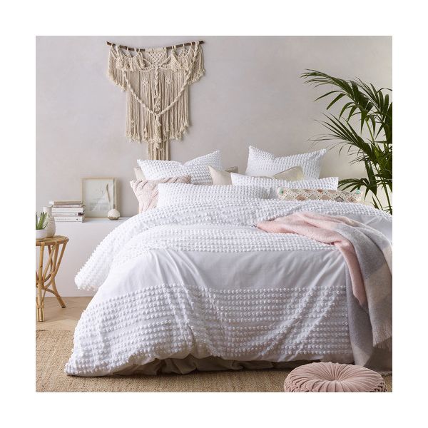 Betty White Quilt Cover   Queen