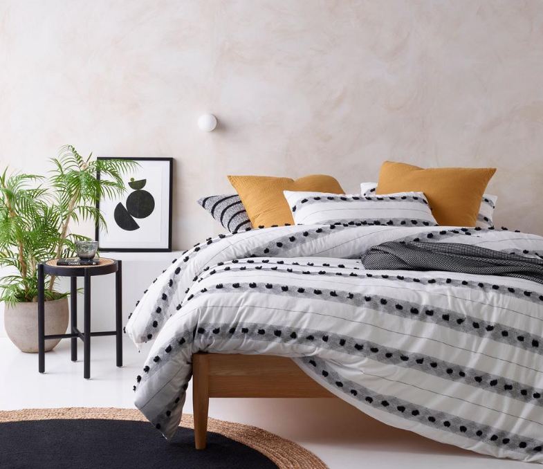 Serapian Black White Quilt Cover   Queen