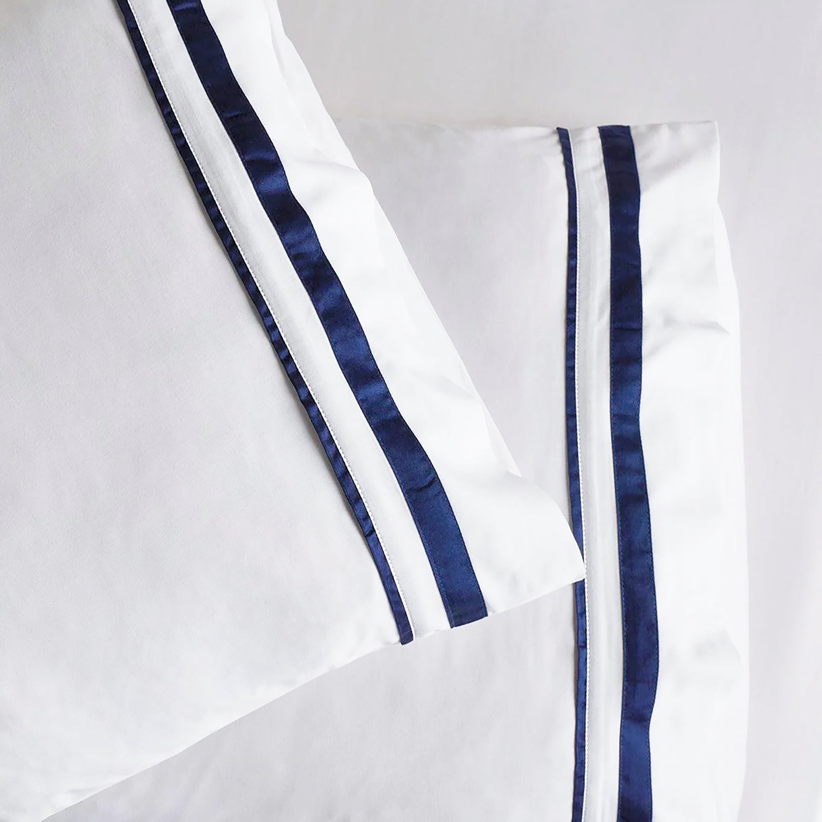 Cloud 1000 TC Egyptian Cotton White Navy Split King Sheet sets