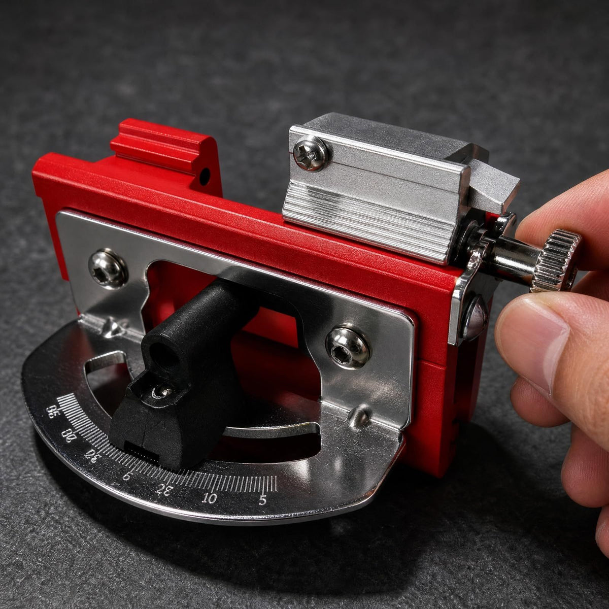 Portable Chain Clamp Construction Filing Tool With Adjustable Holding Mechanism And Angle Guide For Workshop Garage Job Site Sharpening(red)
