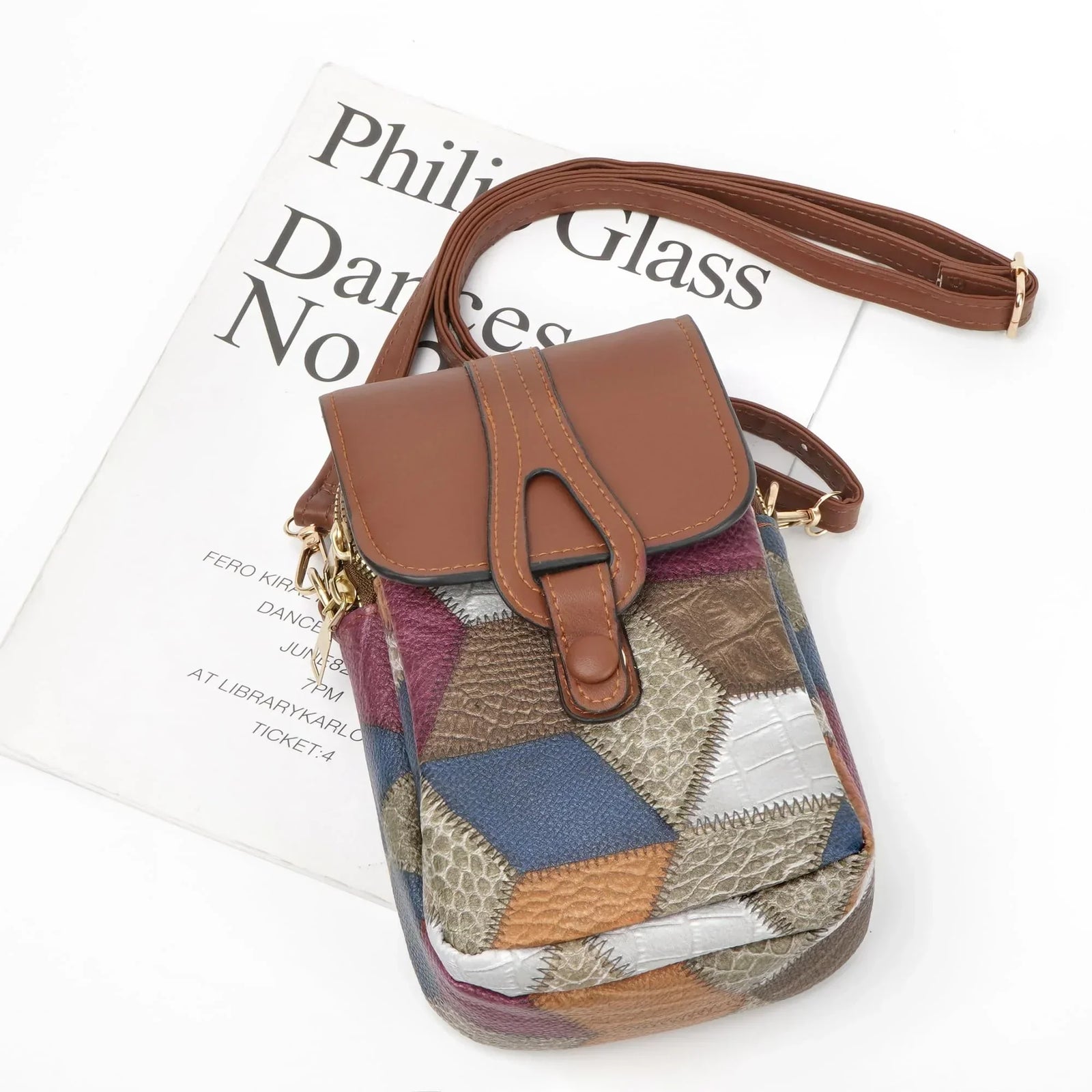 Color-Block Diamond Pattern PU Leather Crossbody Phone Bag – Retro Mini Wallet with Adjustable Strap & Dual Zipper Closure (Brown)