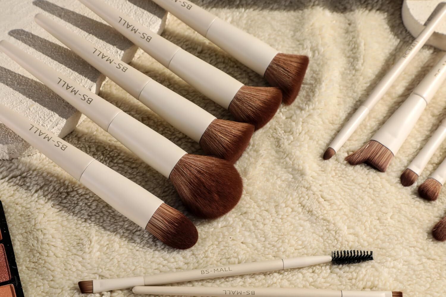 Matte Beige Makeup Brush Set (18-Piece): Professional, Cruelty-Free for Foundation, Blush & Eyeshadow, Ideal for Aussies