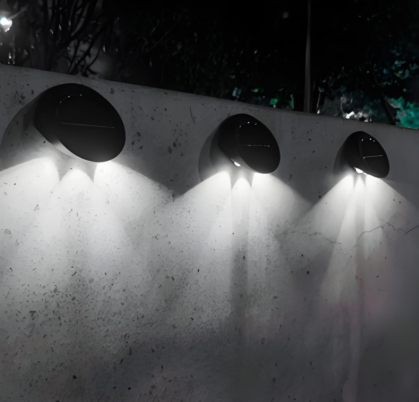 Solar Outdoor Wall Lights (4-Pack): IP44 Waterproof LED Sconces for Garden, Patio & Pathway Lighting（white light）