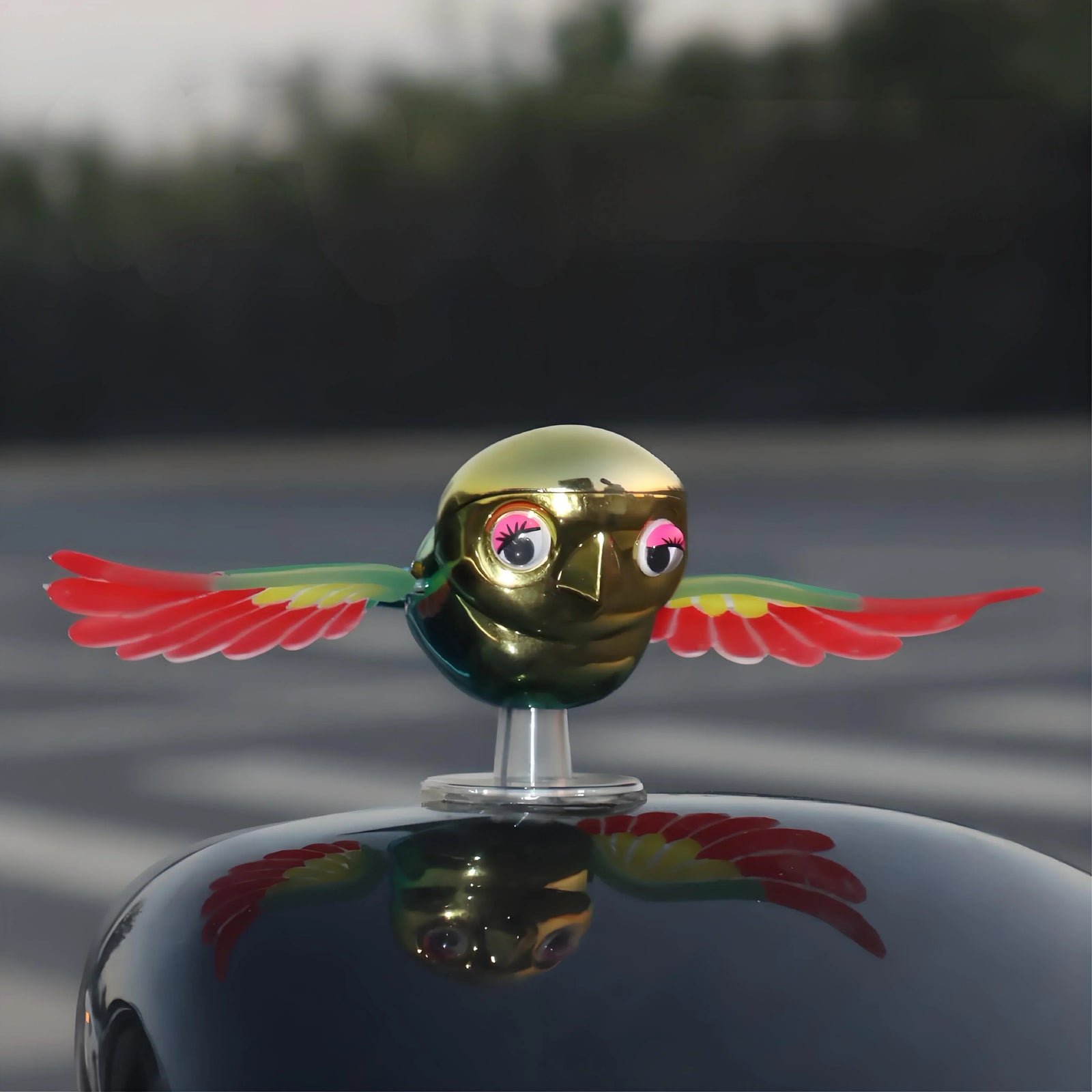 30km/h Wing-Flapping Car Bird Decoration (2-Pack): Red & Blue Wing Ornaments with Strong Adhesive for Car, Mirror, Motorcycle, Helmet