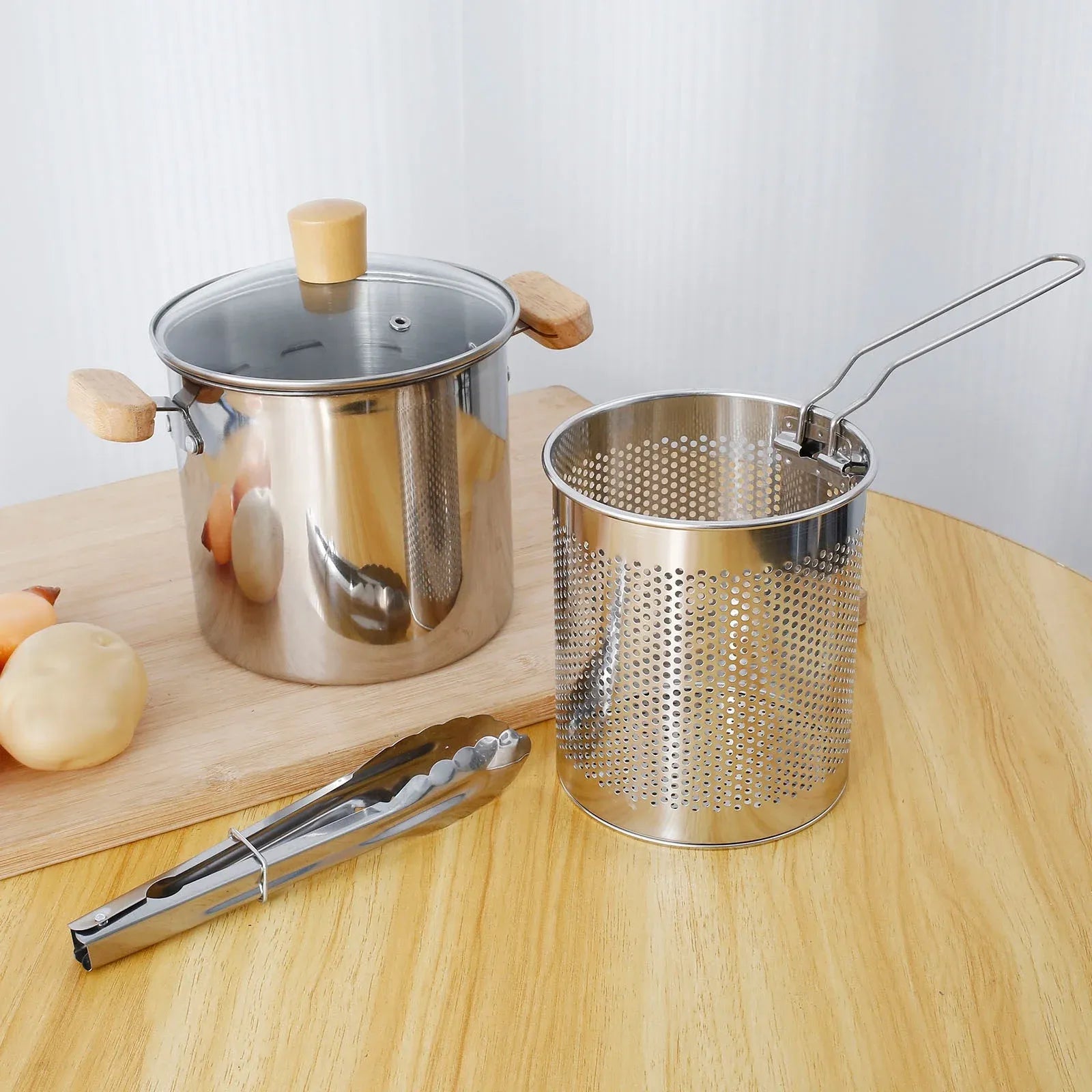 Stainless Steel Deep Fryer Pot, 4000ml Tempura Pot with Strainer Basket Wood Handles for Fried Food