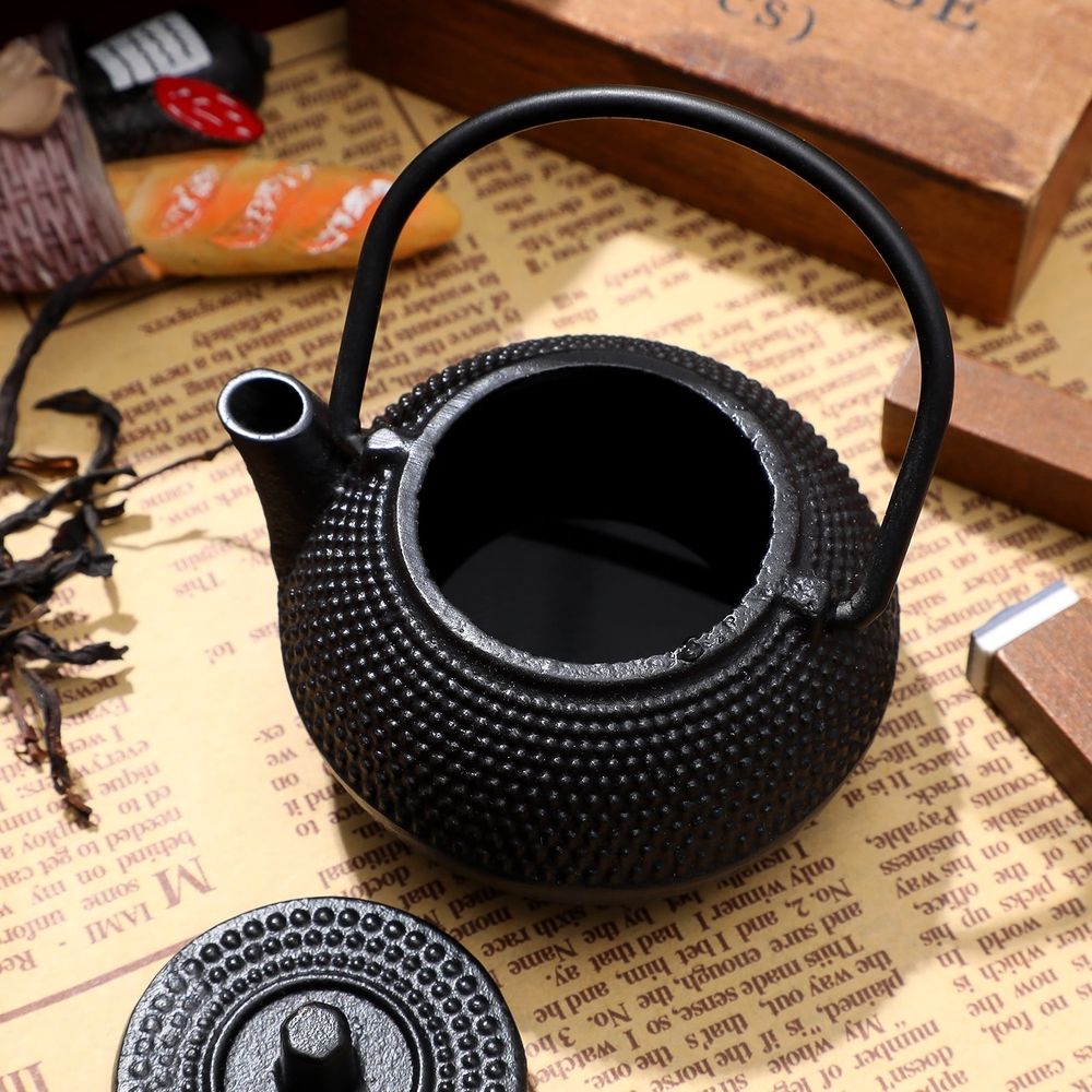 Cast Iron Kettle: Elegant Cast Iron Small Teapot - Decorative Tea Kettle Tabletop Ornament For Tea Enthusiasts And Home Office Display