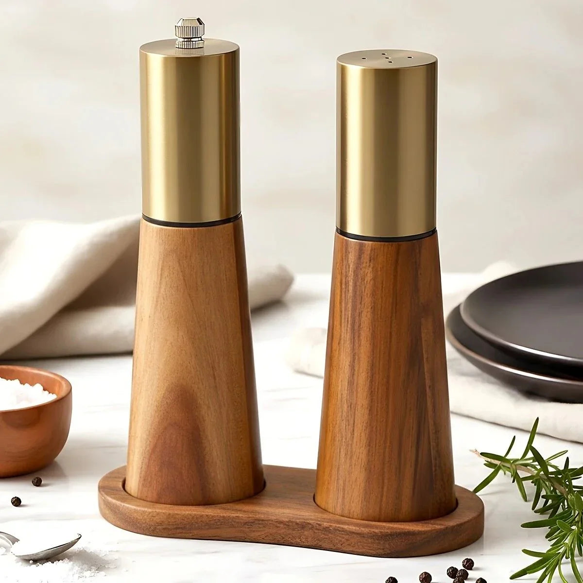 Salt and Pepper Grinder Set with Wooden Base Stainless Steel Manual Salt and Pepper Mills Adjustable Coarseness for Kitchen BBQ Picnic.golden