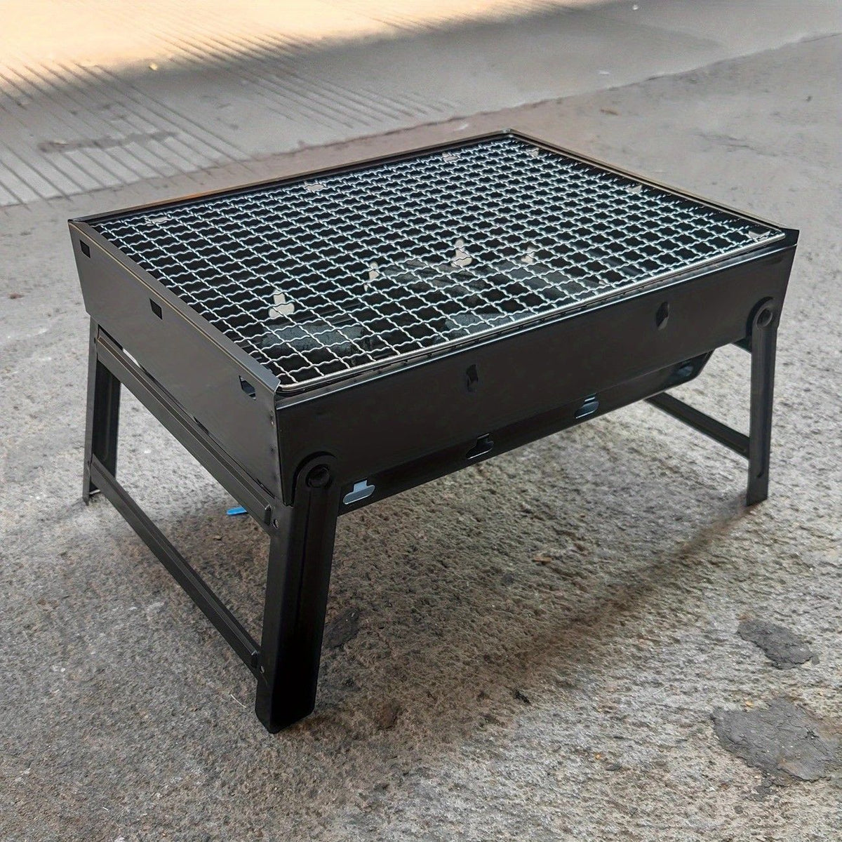 Weekend Essential Portable Foldable BBQ Grill Home & Camping Heavy Duty Steel No Assembly Required(Grand Kurogane.）