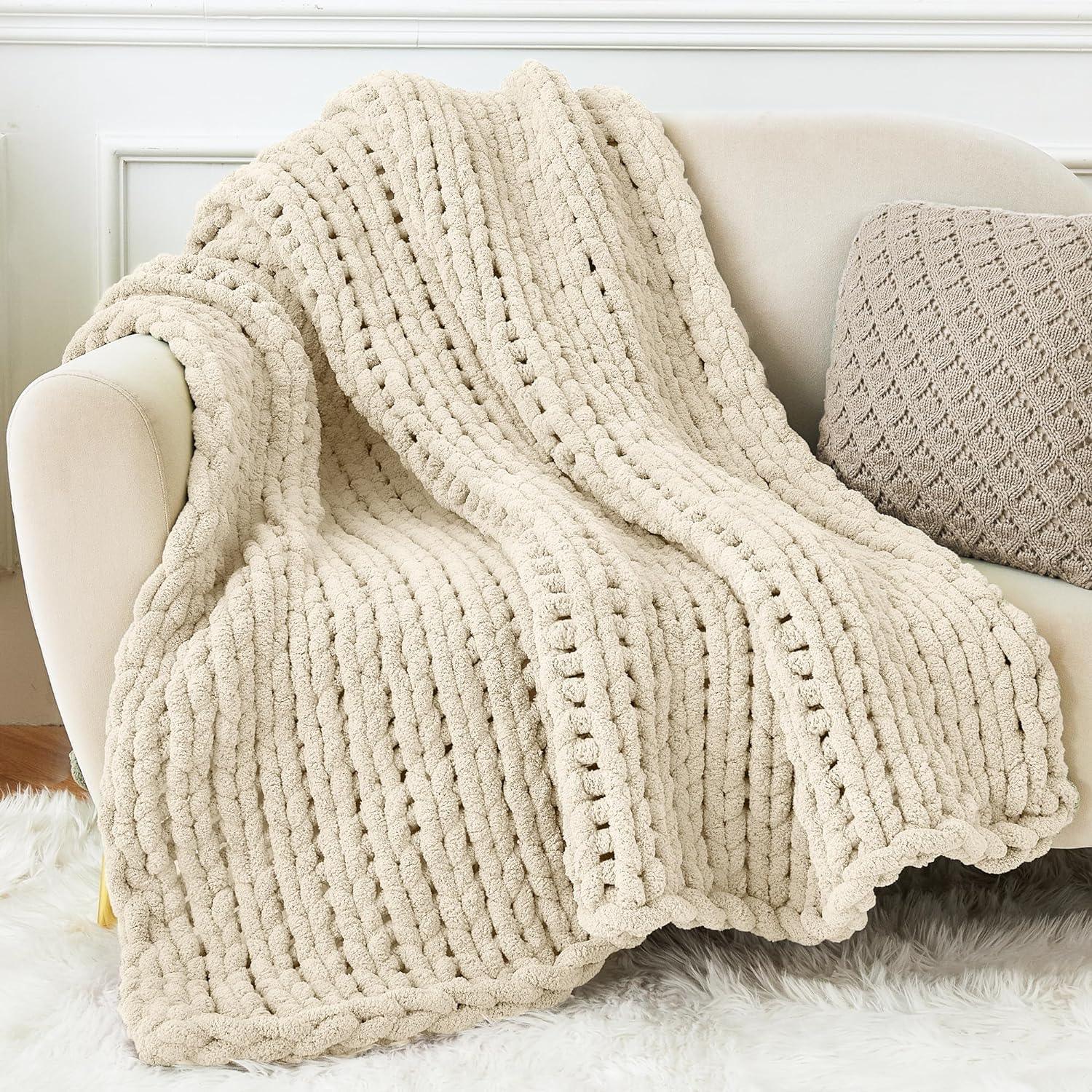 Chunky yarn - Hand-knitted blanket - 25 meters - Extra soft - DIY - Cushion - Blanket - Pet bed - Beige