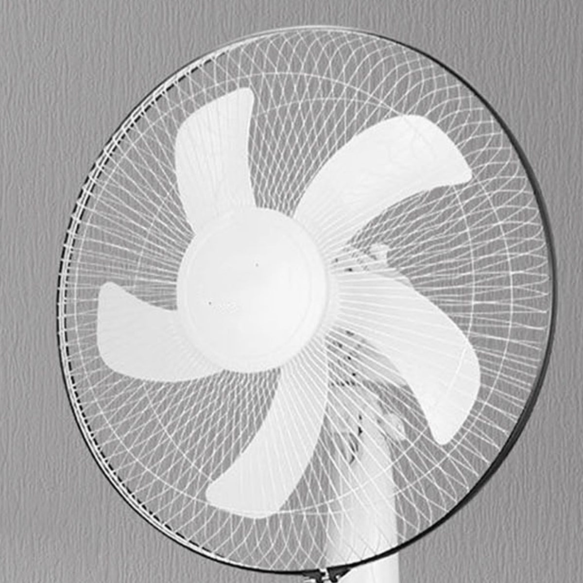 Standing Pedestal Fan Plastic Large Air Volume 3 Speeds White Pedestal Fan for Bedroom Living Room Battery Clamp Cable