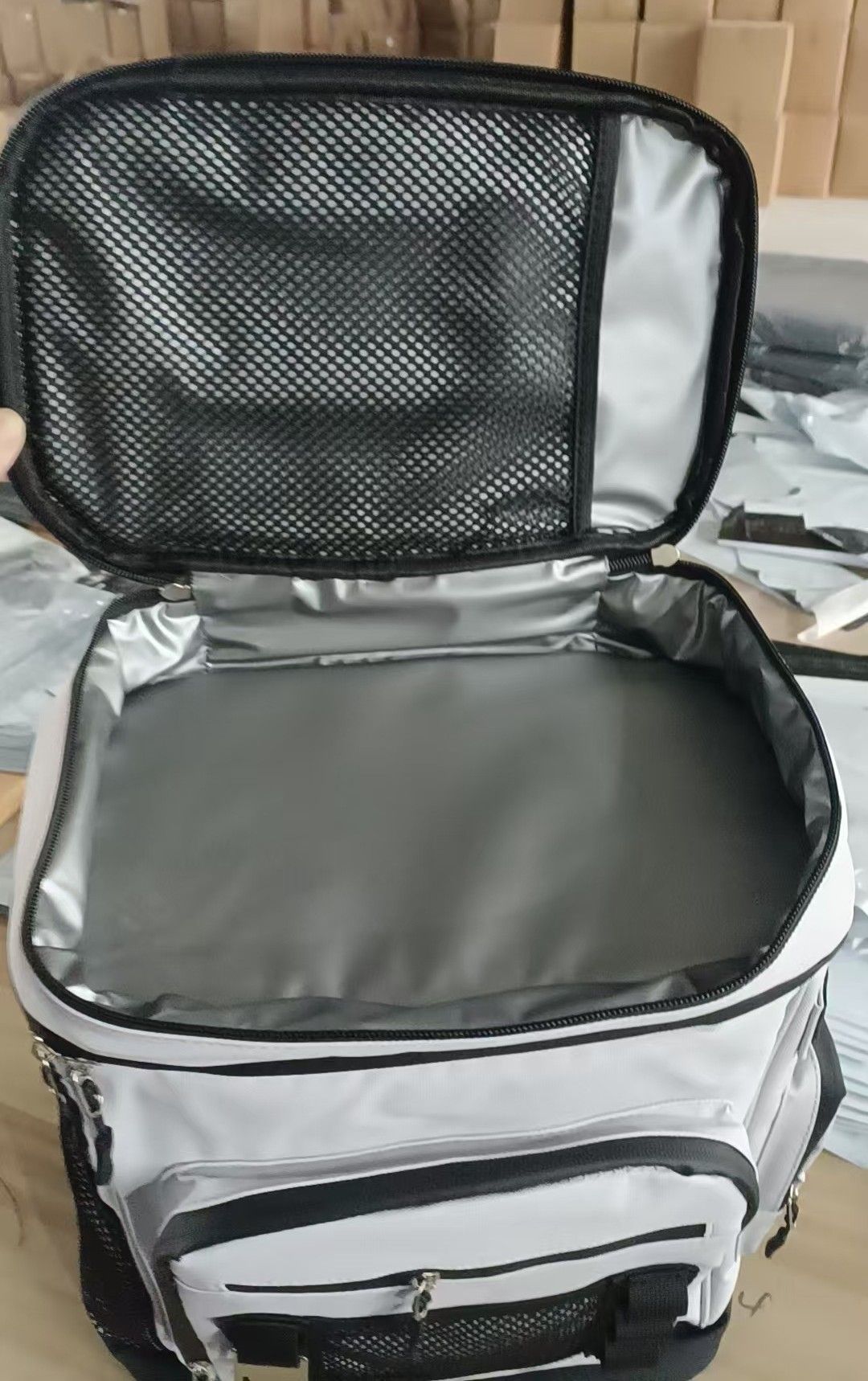Large Capacity 30L Insulated Cooler Backpack Leakproof Waterproof Thermal Bag for Outdoor Picnic Camping Beach Fishing Travel Hiking and Day Trips (ArmyGreen)
