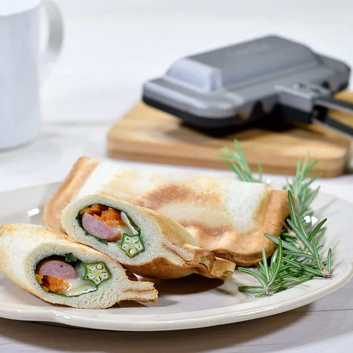Breakfast Sandwich Maker, hot dog toaster,press bakeware nonstick frying pan pancake pan cooker with removable handle pancakes