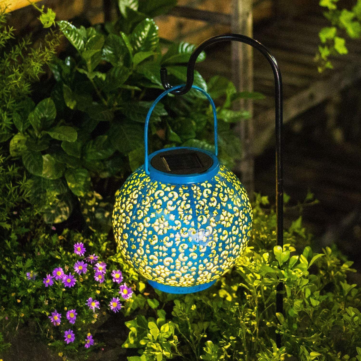 Solar Large Lanterns Outdoor Waterproof Hanging Garden Lights Metal Decorative Lantern for Table, Patio, Courtyard