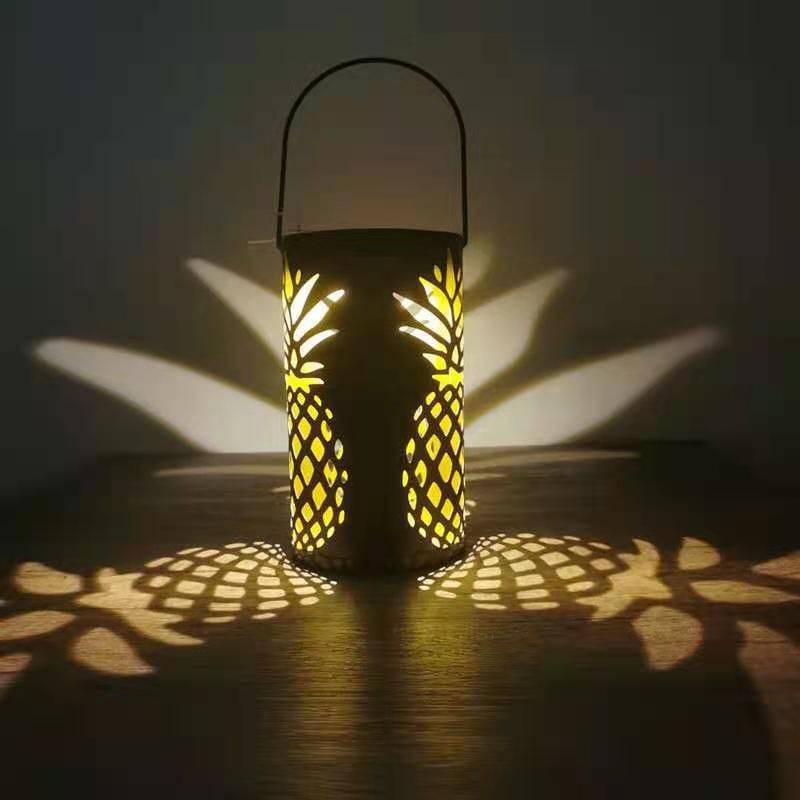 Solar Lantern Lights Outdoor Metal Hanging Solar Lights Retro Pineapple Pattern Projection Lamp for Porch Garden Outdoor Decor
