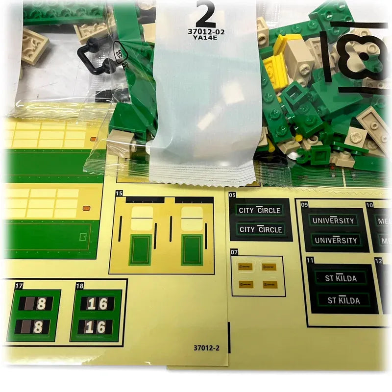 Melbourne W-Class Tram Building Block Model, 402 Pieces, 27cm Length Kit