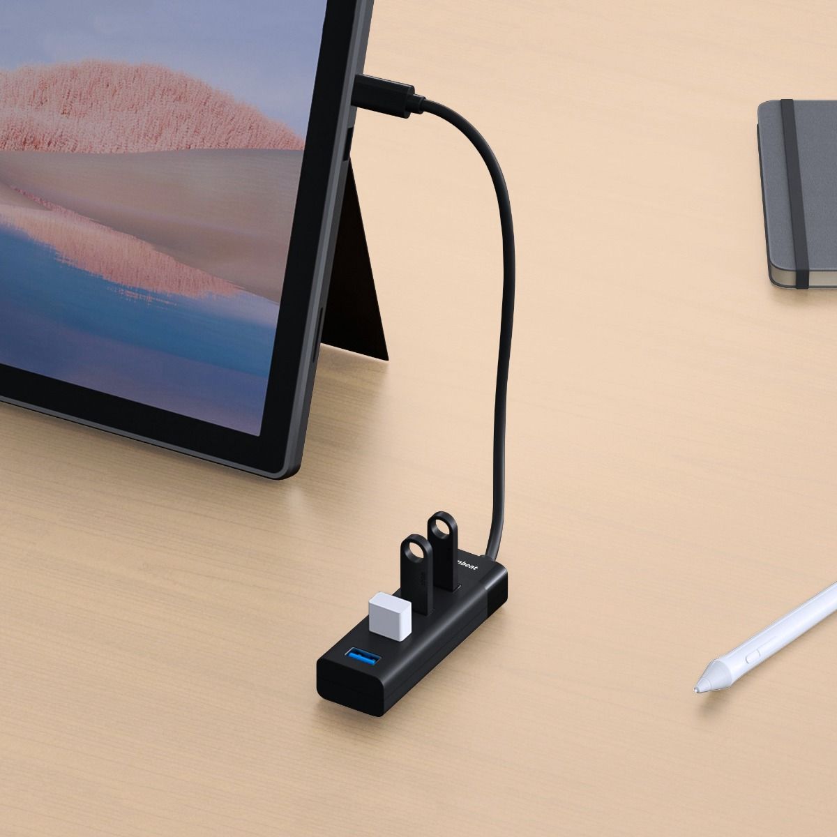 4-Port USB-C Hub with USB-C DC Port