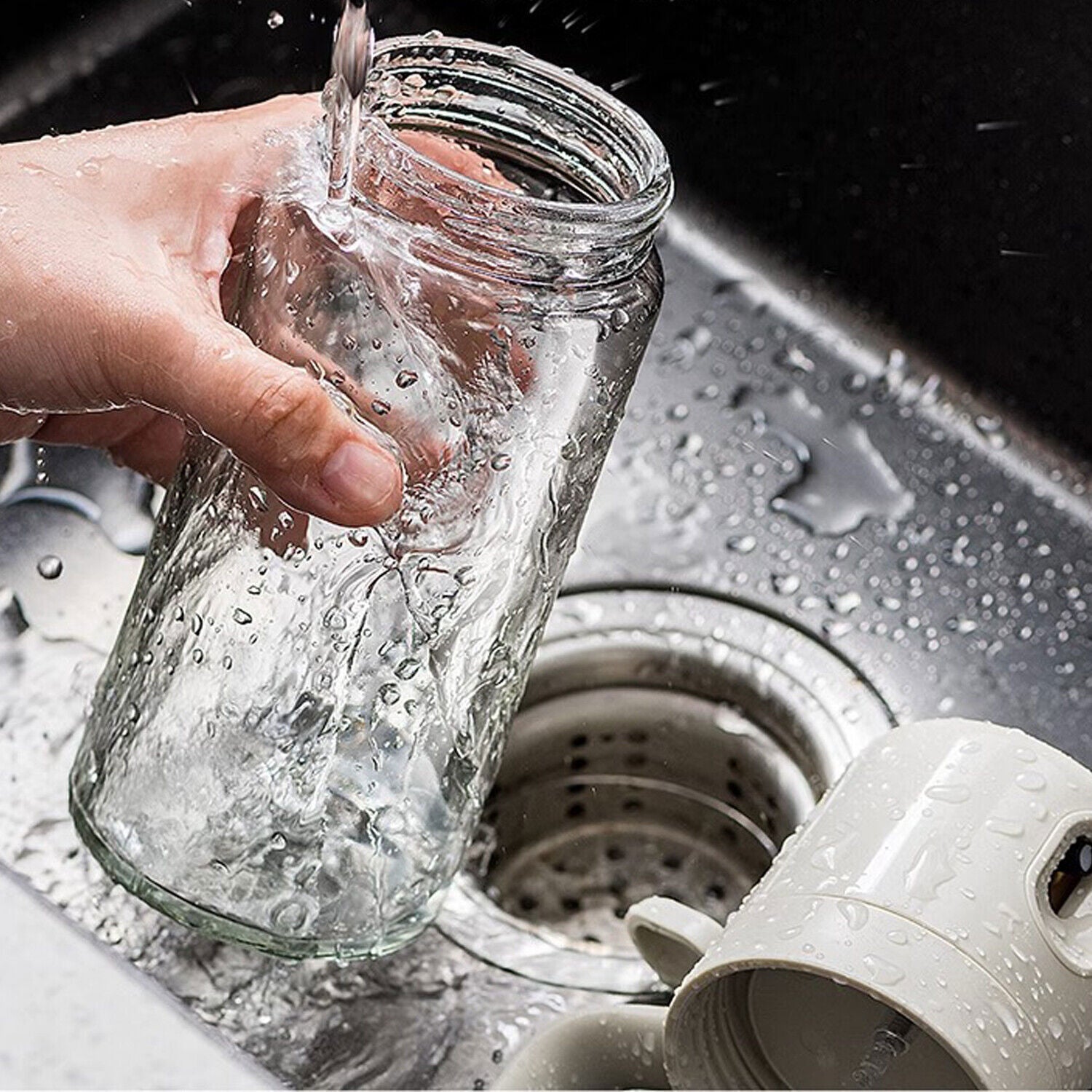 2 in 1 Oil Sprayer Dispenser Spray Bottle Cooking Baking BBQ Kitchen Tools 550ML