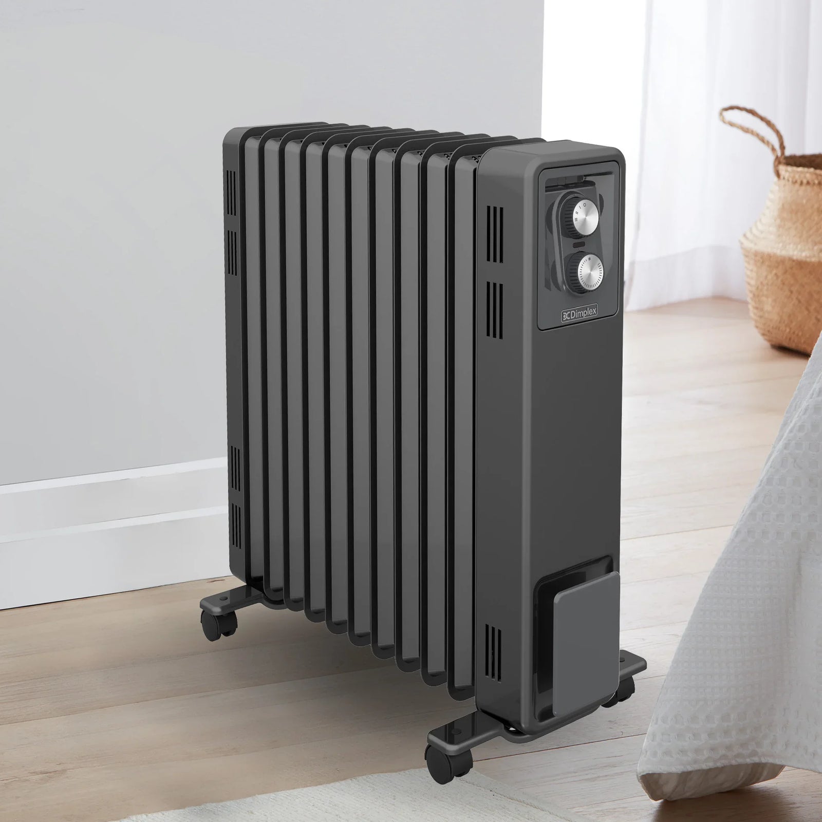 Oil Free 2.4kW Column Heater w/ Thermostat in Black