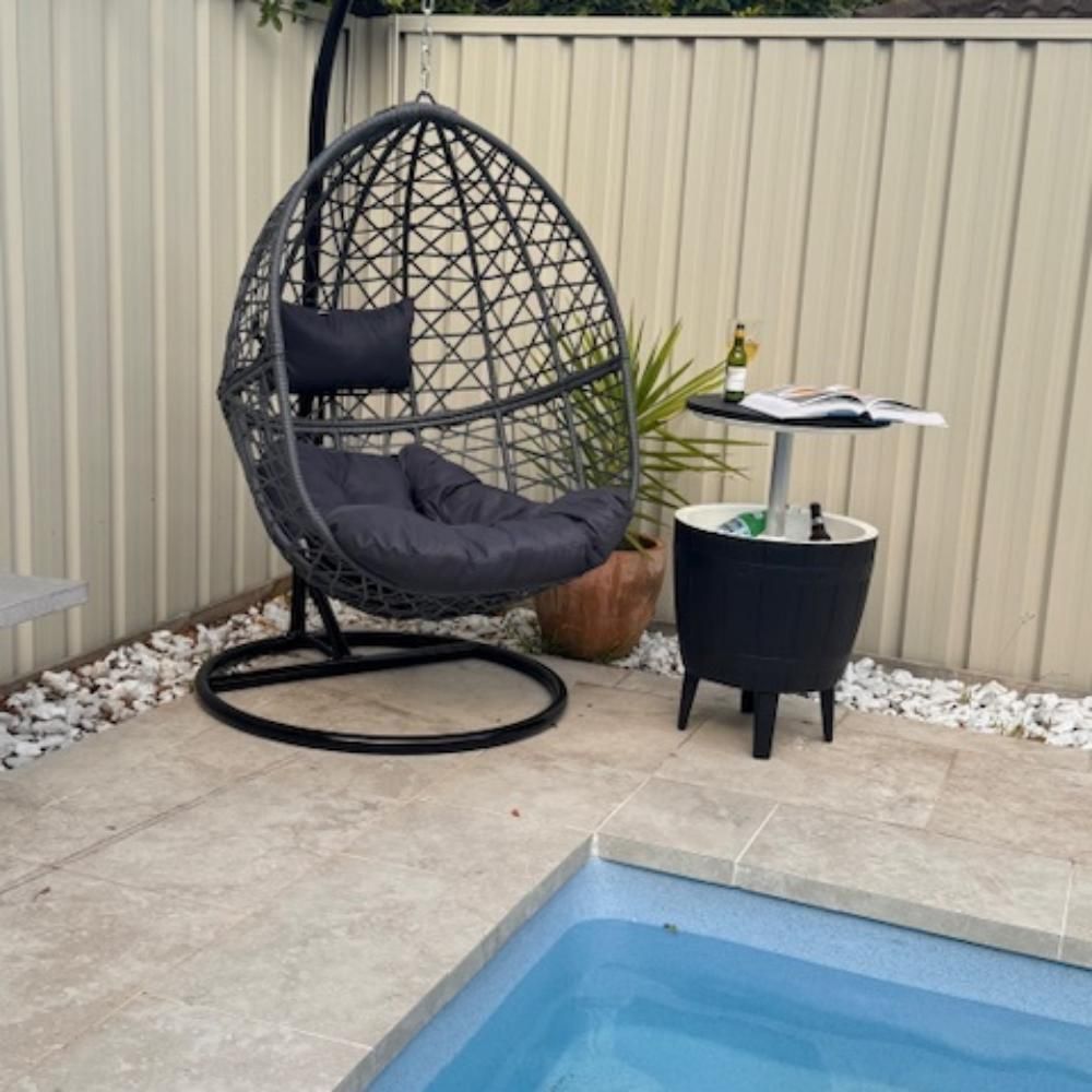 Black Ice Bucket Cooler Table 35L Outdoor Patio Bar Table Retractable Top