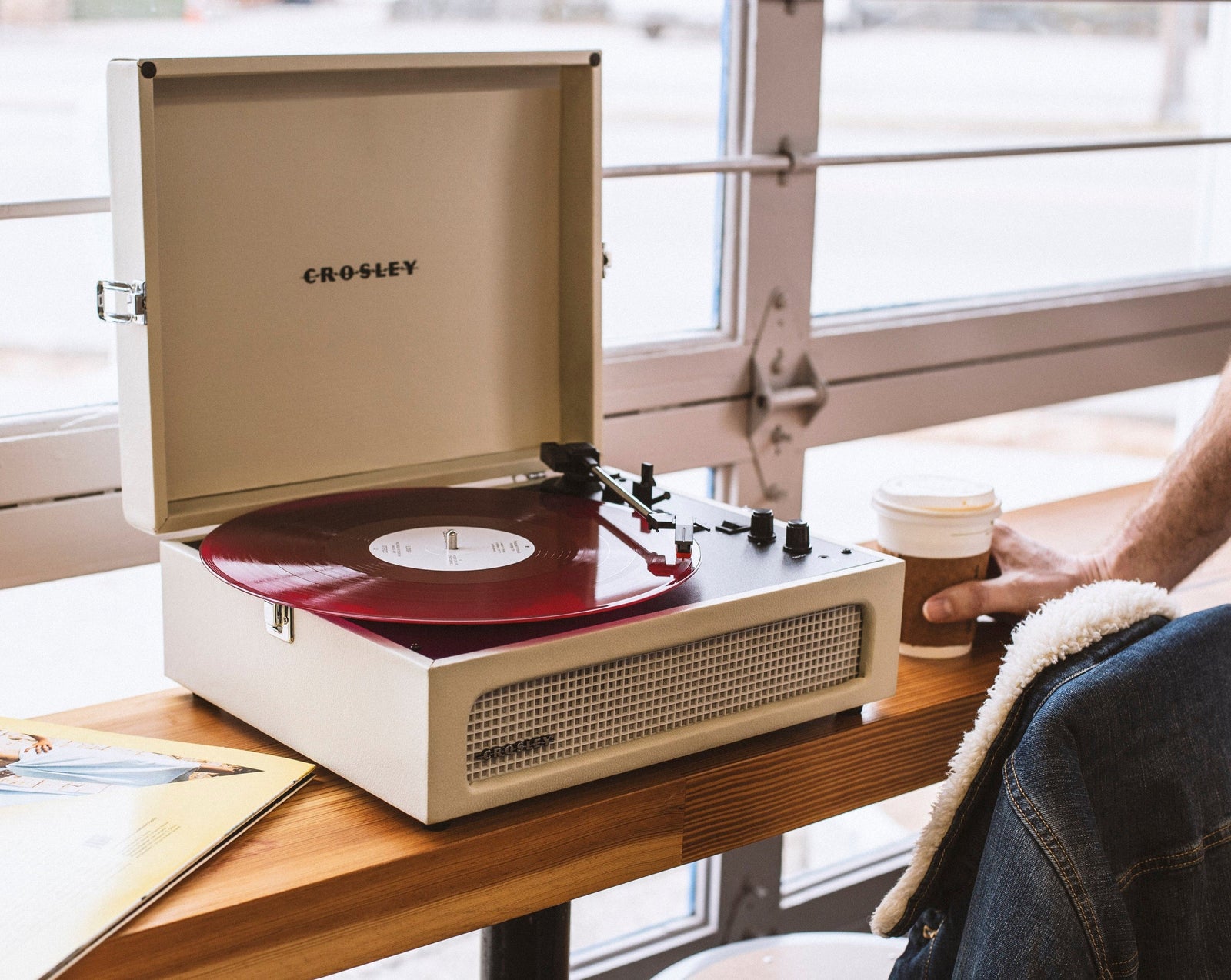 Voyager Dune - Bluetooth Portable Turntable