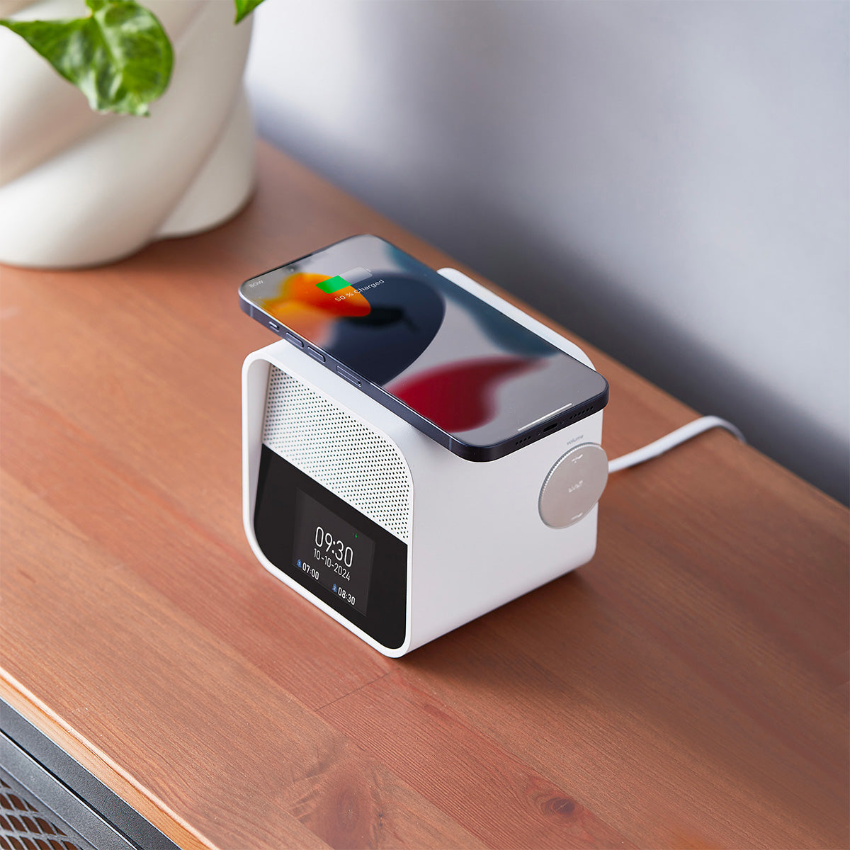 Oslo Dab & Fm Alarm Clock Radio / Bluetooth Speaker / Wireless Charger - White