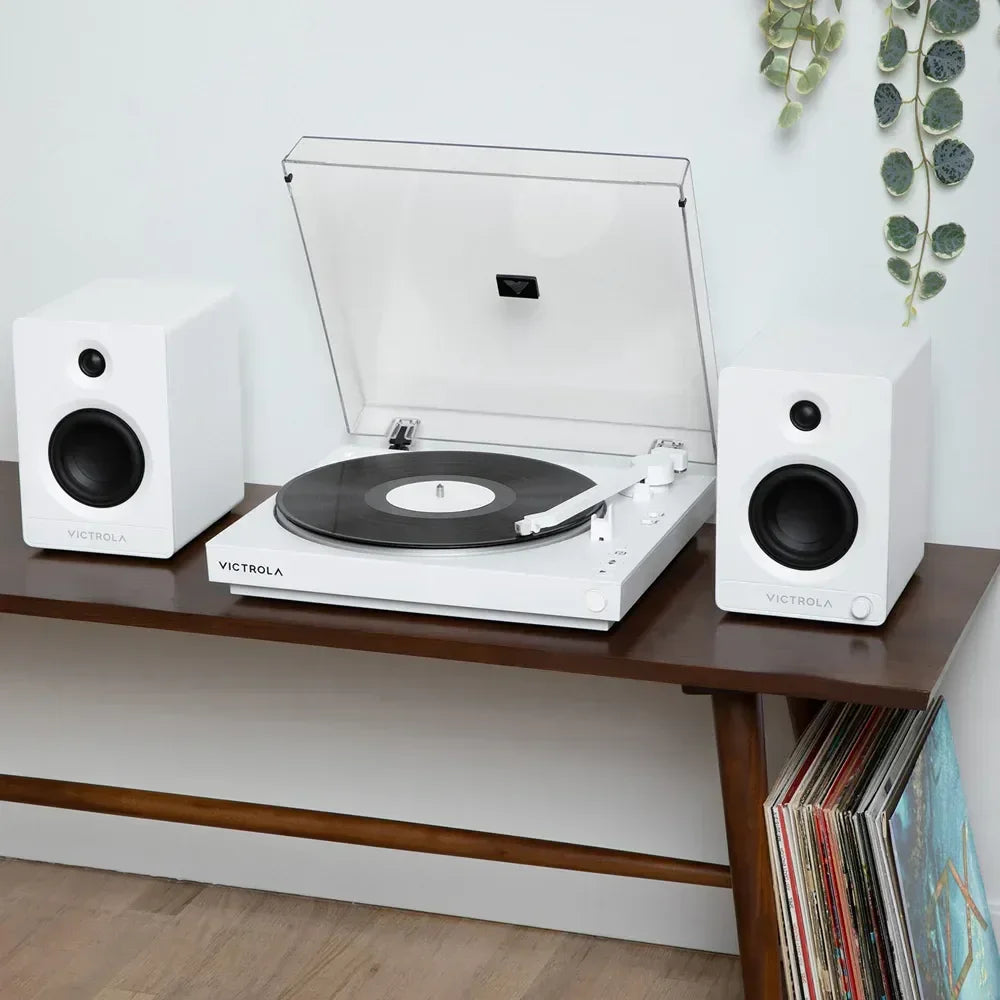 Automatic Turntable +  Tempo Bookshelf Speakers Bundle - White