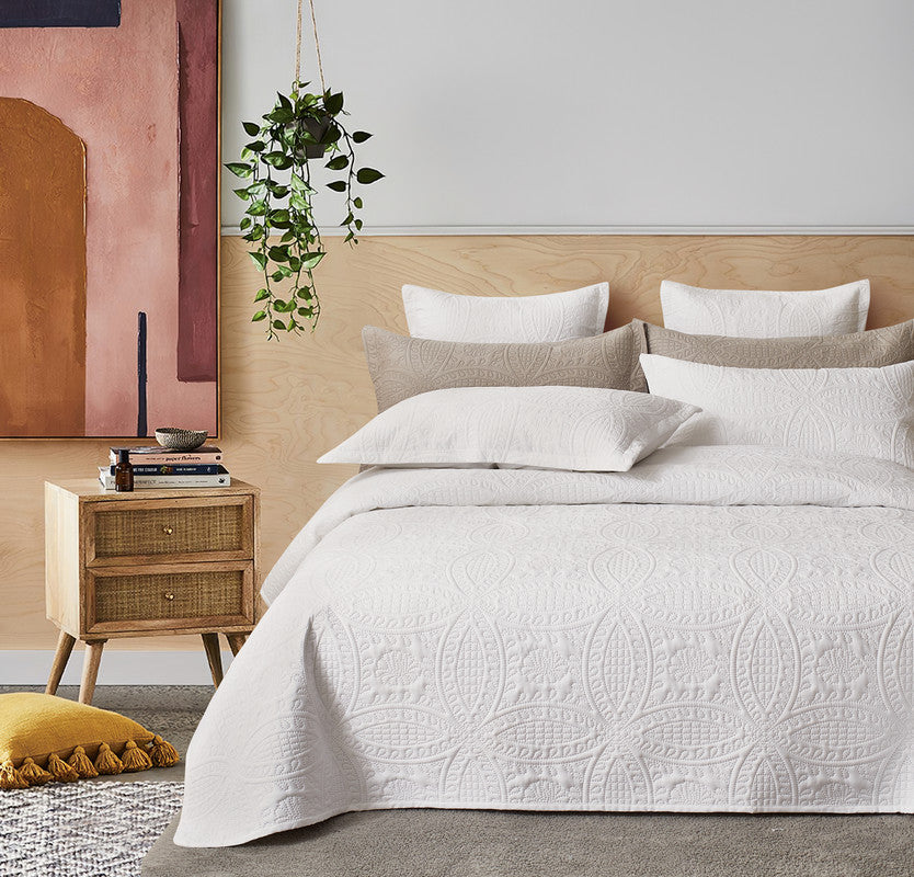 Lisbon Quilted 3-Piece Embossed Coverlet Set (White, Double/Queen)