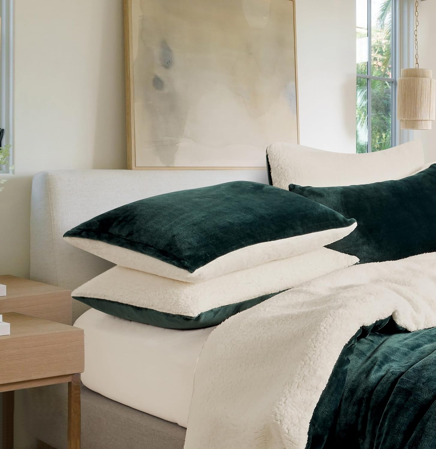 Teddy Sherpa Twin-Pack Standard Pillowcases - Soft Reversible Velvet & Sherpa Cushion Covers - Machine Washable with Zipper Closure -  48x73cm - Emerald Green