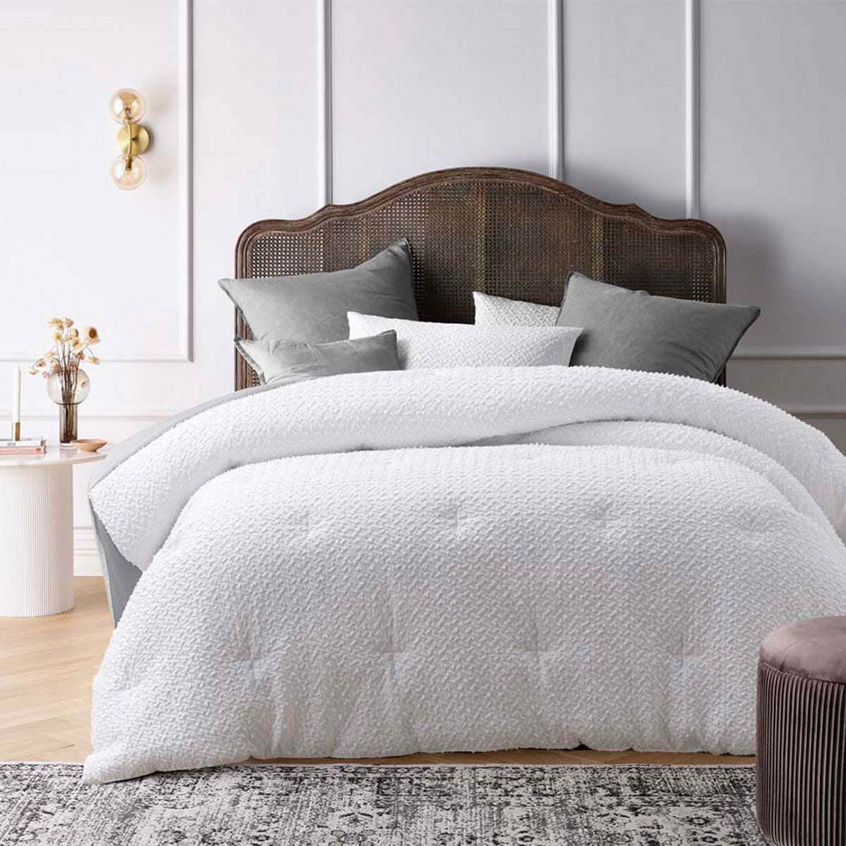 Dotty Clip White 3 Piece Jacquard Comforter Set Queen