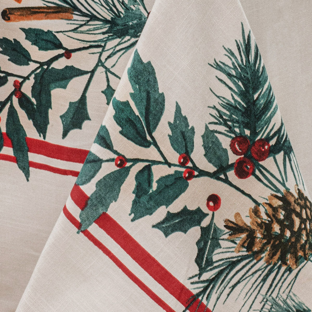 100% Cotton Evergreen Festive Christmas Holiday Tablecloth 150 x 230 cm