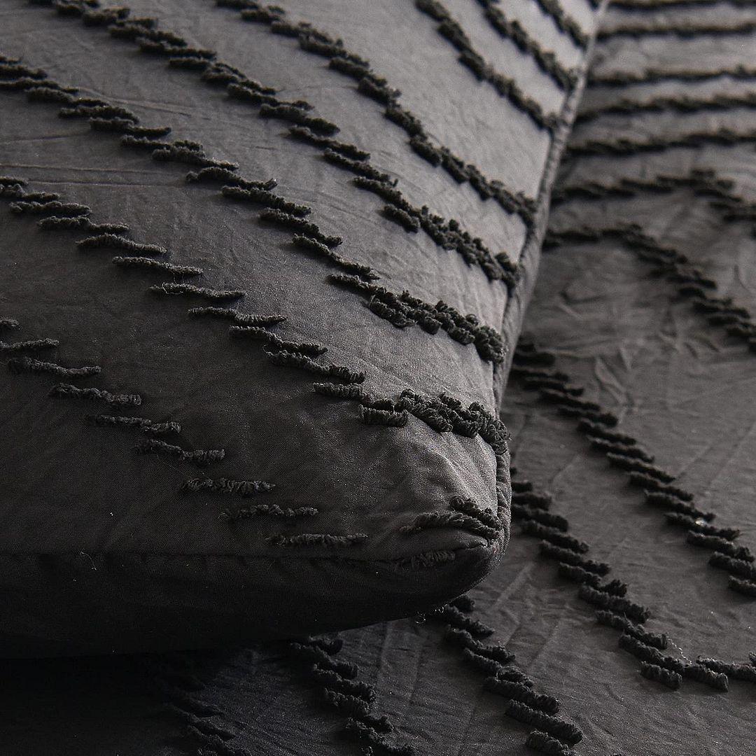 Tufted Boho Wave Jacquard King Size Black Duvet Quilt Cover Set