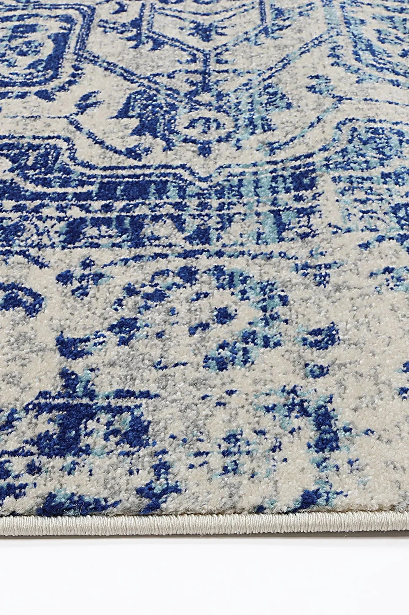 Transitional Distressed Rug – Erased‑Weave Design, Easy‑Care Polypropylene 160x230