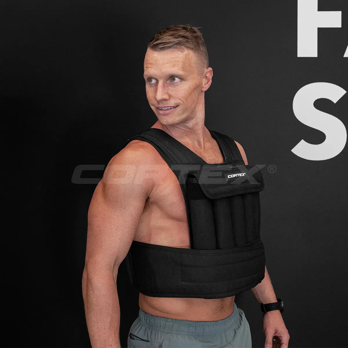 20kg Adjustable Weight Vest with 1kg Increments in Black