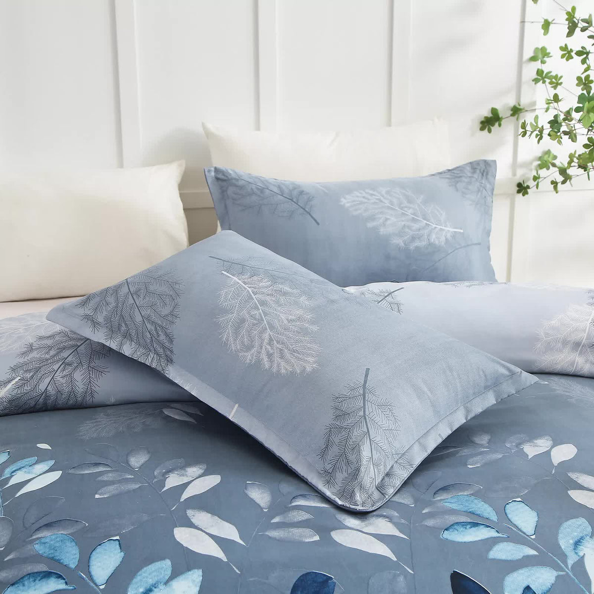 Timeless Plaid Duvet Cover Set, Lightweight Polyester, King Size, Reversible
