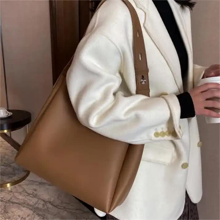 Black 2-Piece Women's Bucket Bag Set - Vintage Large Capacity Shoulder Tote & Crossbody Bag Commuter Style