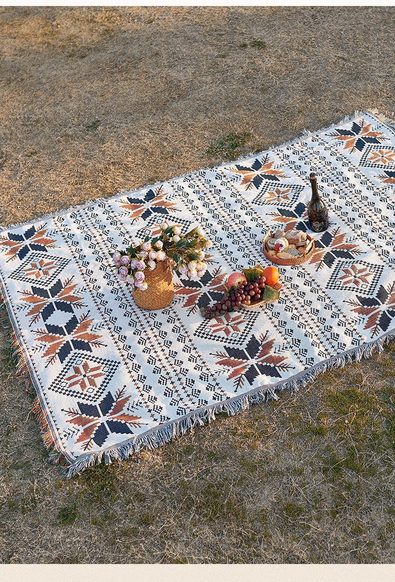 Light-colored Geometry Bohemian Style Outdoor Picnic Blanket - 130*180cm Decorative Throw