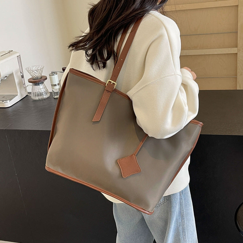 Black New Large Capacity Tote Bag  Simple, Versatile Handbag for Casual Outings, Lightweight and Stylish