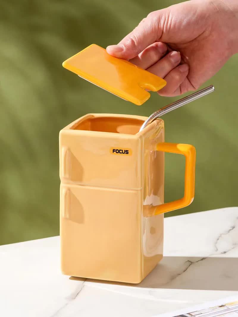 Yellow Creative Retro Refrigerator Ceramic Mug with Lid and Straw - 550ml Coffee Cup - Unique Gift for Couples or Office Use