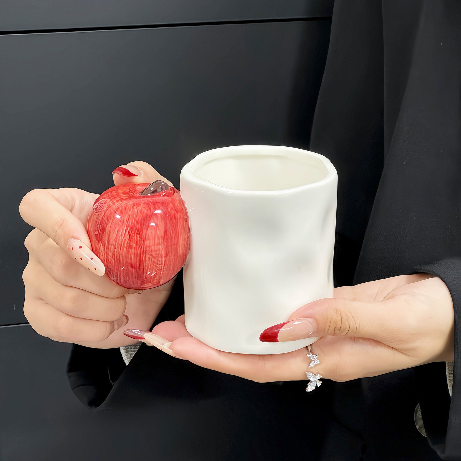 Red Apple Creative Fruit Ceramic Mug â€“ Adorable Handle Design, 280ml Couple Cups, Perfect Gift for Birthdays or Valentineâ€™s Day