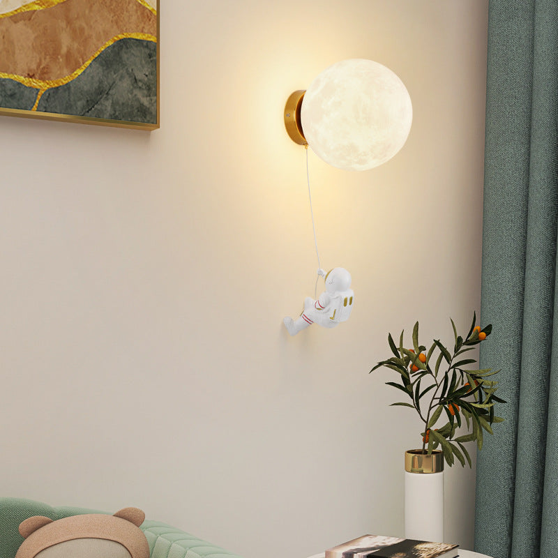 Astronaut Moon Wall Lamp with Three Colors of Light,Diameter 15cm