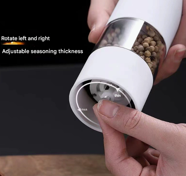 Black Elegant Electric Salt and Pepper Grinder - Modern and Compact for Effortless Seasoning