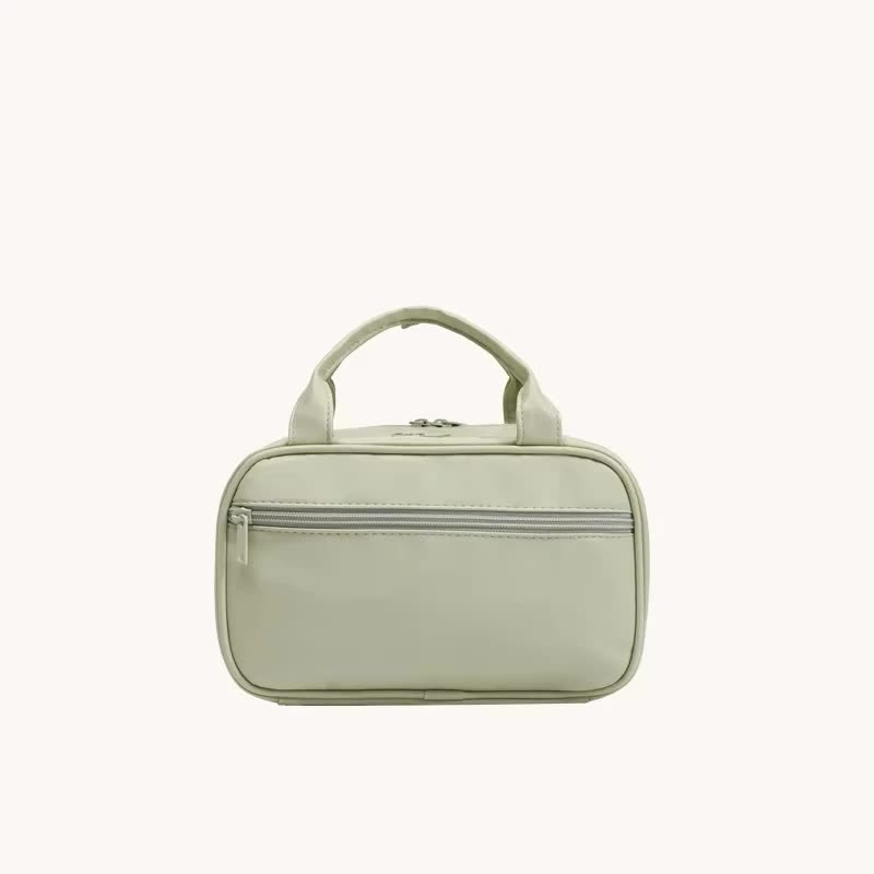 Green Premium PU Leather Portable Makeup Bag - Large Capacity Waterproof Travel Cosmetic OrganizerCosmetics are shooting props, not included