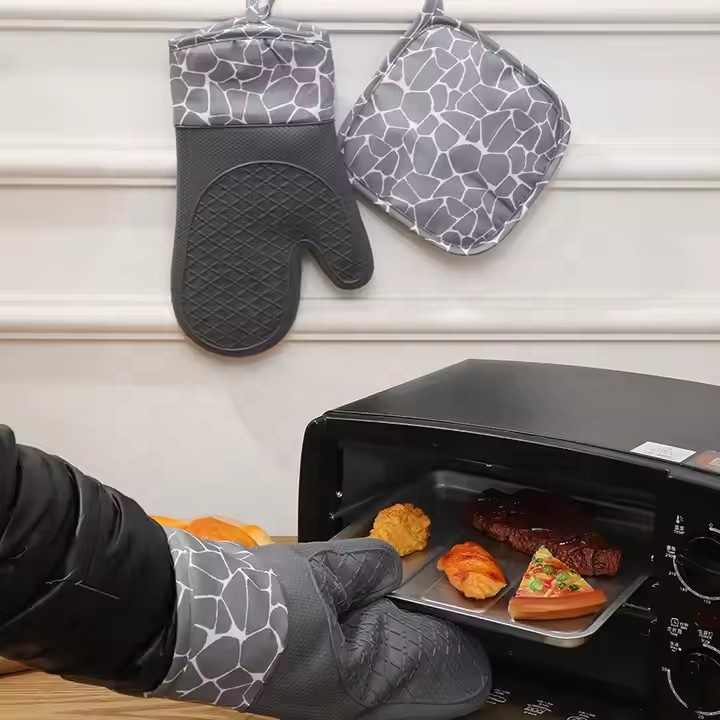 Grey 4-Piece Set High-Temperature Resistant Silicone and Cotton Oven Mitts and Pot Holders Set – Heat-Resistant, Non-Slip, Food-Grade Kitchen Gloves for Baking, Cooking, and Grilling