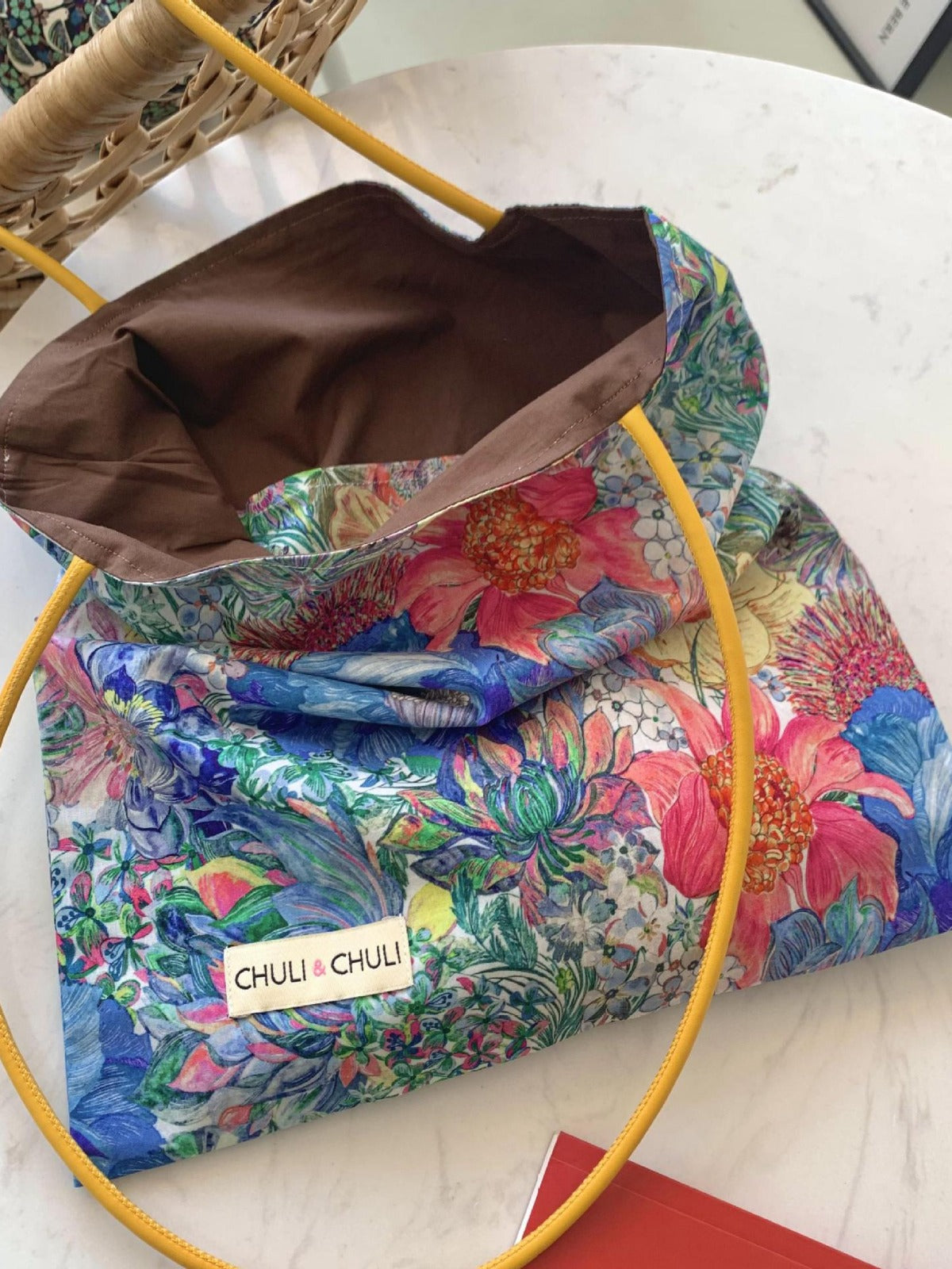 Chic 33x31cm Canvas Tote Bag with Vibrant Floral Design - Casual Shoulder Bag for Everyday Style