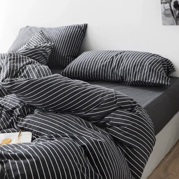 Black Stripes Three-Piece Bedding Set - Comfortable Polyester with Adjustable Corner Straps Quilt Cover 230*230CM + Pillowcase 51*76CM*2