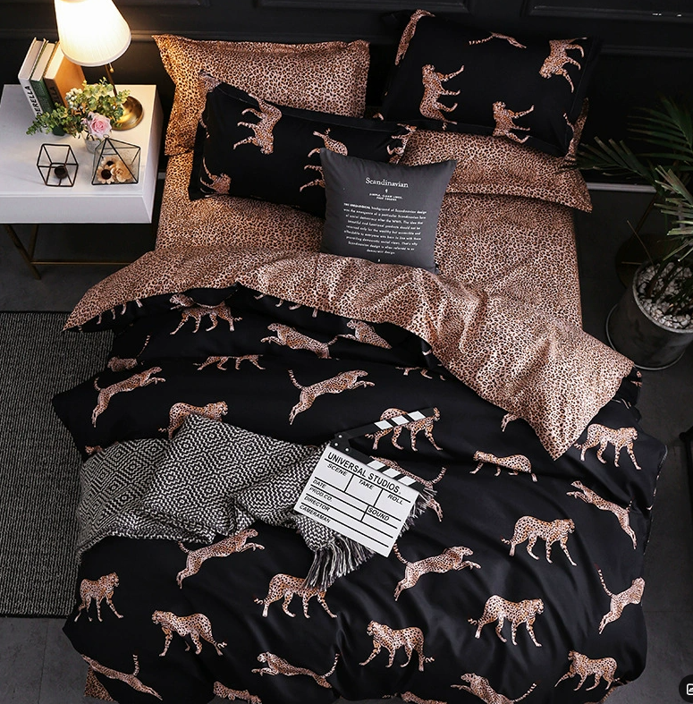 Black leopard print Three-Piece Bedding Set - Comfortable Polyester with Adjustable Corner Straps Quilt Cover 200*230CM + Pillowcase 51*76CM*2