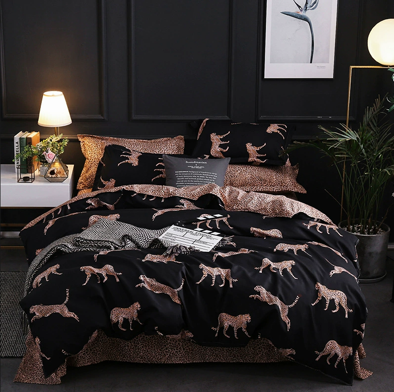 Black leopard print Three-Piece Bedding Set - Comfortable Polyester with Adjustable Corner Straps Quilt Cover 200*230CM + Pillowcase 51*76CM*2